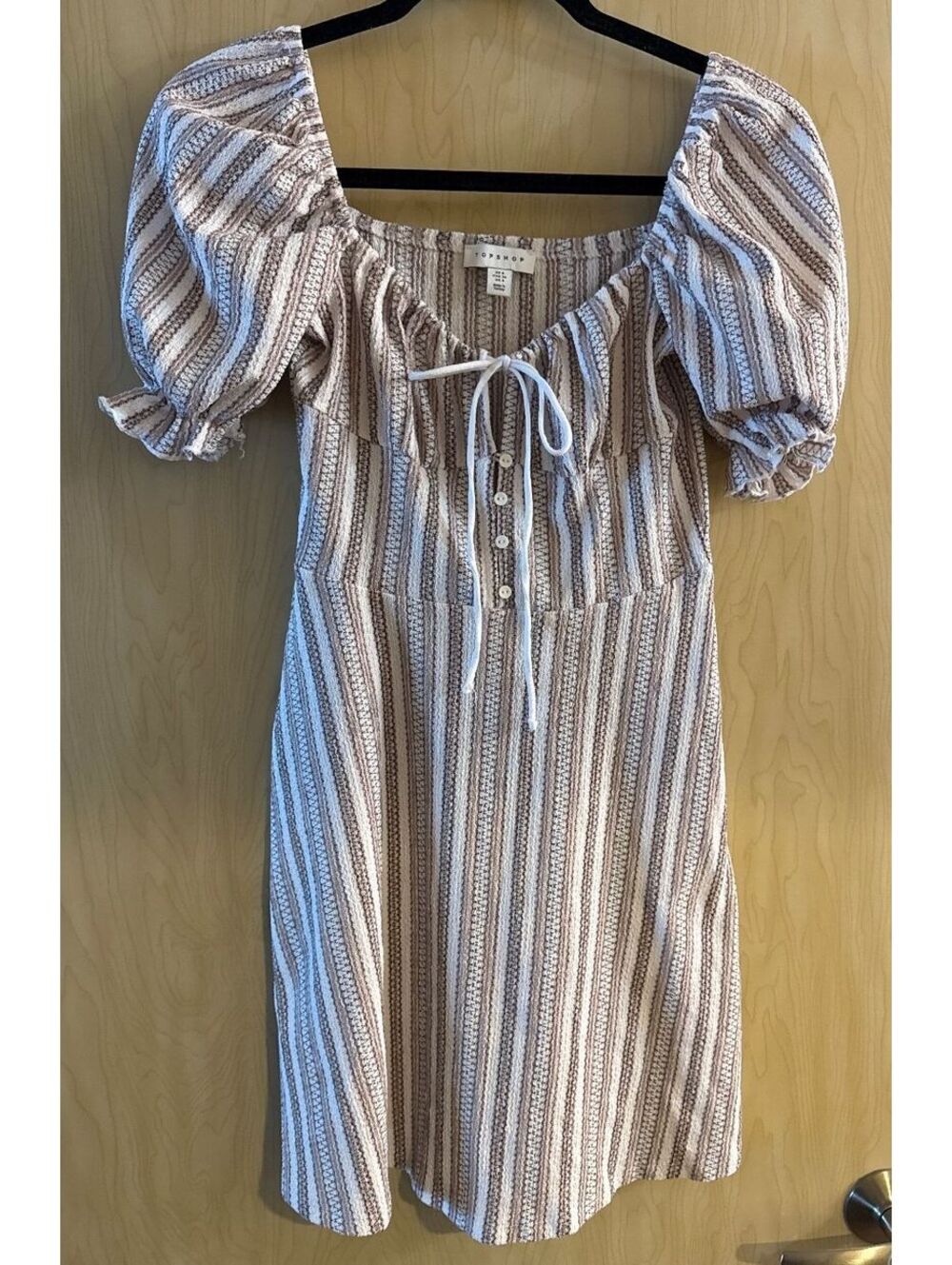Topshop Textured Stripe Mini Dress features lovely puffed sleeves cream Size 4